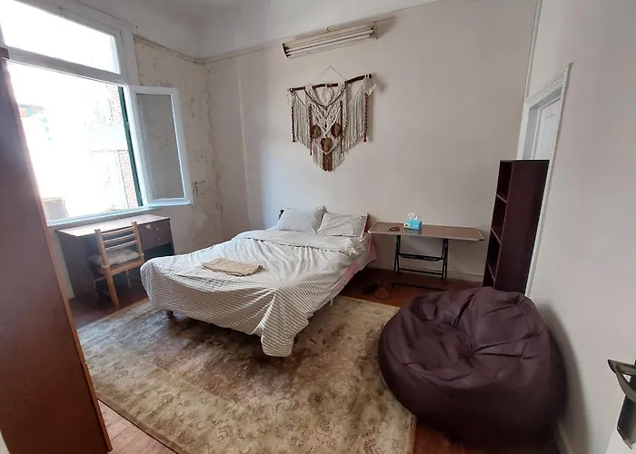 Al- Mazareta A Private Room At Shared Apartment For Men Only No Ladies Allowed غرفة خاصة في شقة مشتركة للرجال فقط ممنوع السيدات仅限男士 女士不允许