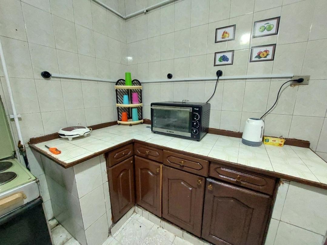 Al- Mazareta A Private At Shared For Men Only No Ladies Allowed غرفة خاصة في مشتركة للرجال فقط ممنوع السيدات仅限男士 女士不允许
